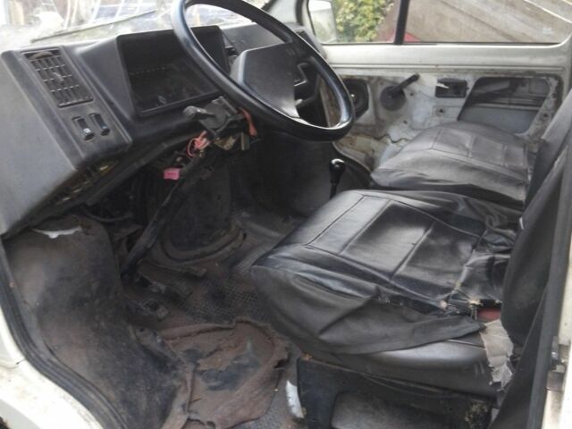 Белый Рено 6, объемом двигателя 0 л и пробегом 240 тыс. км за 700 $, фото 6 на Automoto.ua