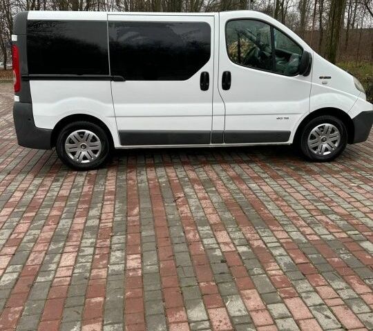 Белый Рено 6, объемом двигателя 2 л и пробегом 264 тыс. км за 12000 $, фото 1 на Automoto.ua