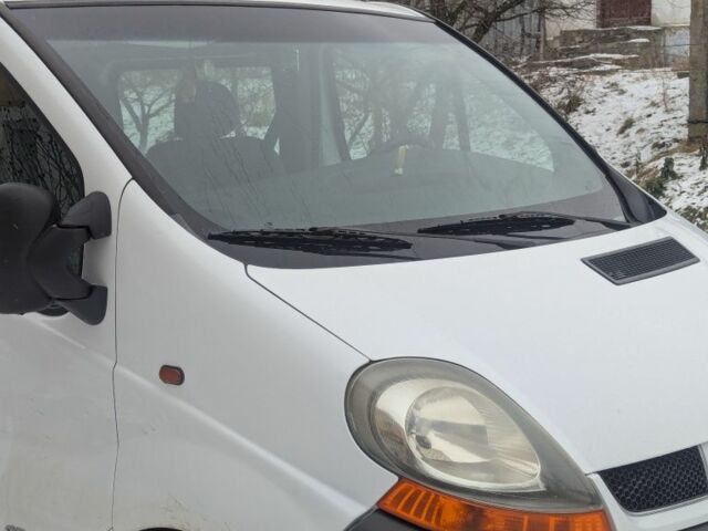 Белый Рено 6, объемом двигателя 9 л и пробегом 392 тыс. км за 7000 $, фото 1 на Automoto.ua