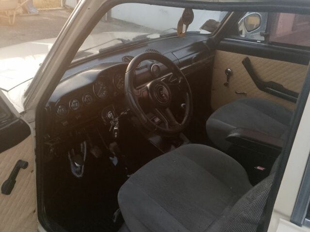 Бежевый Рено 6, объемом двигателя 6 л и пробегом 1 тыс. км за 1200 $, фото 7 на Automoto.ua