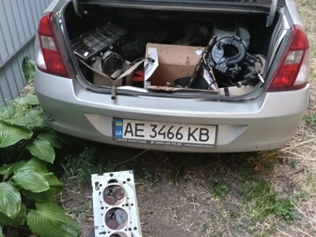 Серый Рено 6, объемом двигателя 1.4 л и пробегом 160 тыс. км за 2000 $, фото 4 на Automoto.ua
