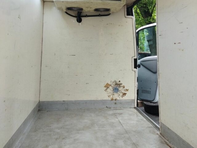 Белый Рено 8, объемом двигателя 2.5 л и пробегом 580 тыс. км за 4300 $, фото 3 на Automoto.ua