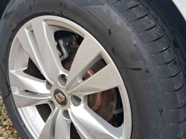 Белый Рено 8, объемом двигателя 1.5 л и пробегом 215 тыс. км за 313 $, фото 5 на Automoto.ua