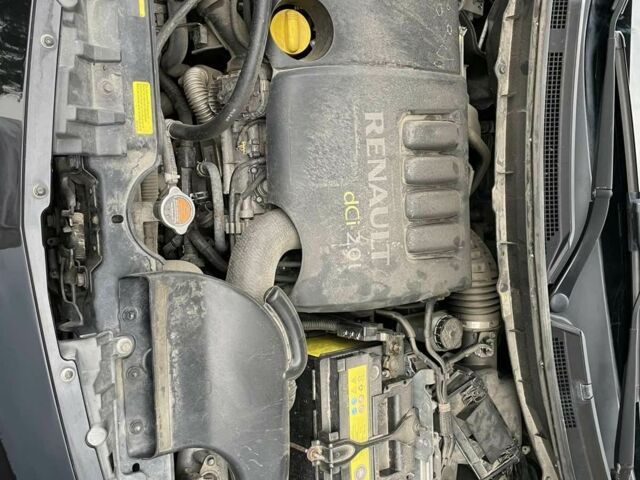 Черный Рено 8, объемом двигателя 2 л и пробегом 148 тыс. км за 7500 $, фото 3 на Automoto.ua