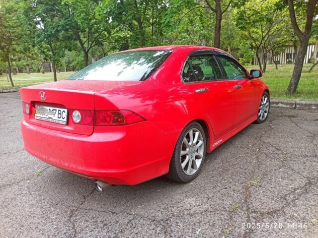Красный Рено 8, объемом двигателя 2 л и пробегом 300 тыс. км за 5999 $, фото 5 на Automoto.ua