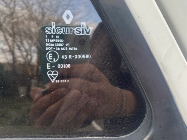 Белый Рено 9, объемом двигателя 0 л и пробегом 2 тыс. км за 1600 $, фото 6 на Automoto.ua