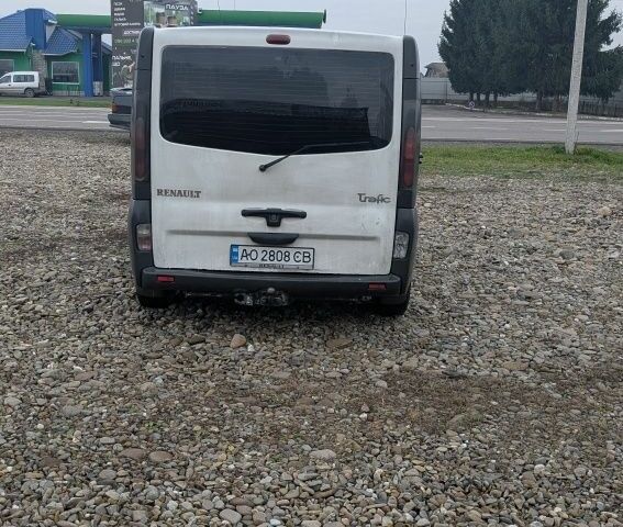 Белый Рено 9, объемом двигателя 1.9 л и пробегом 400 тыс. км за 4900 $, фото 1 на Automoto.ua