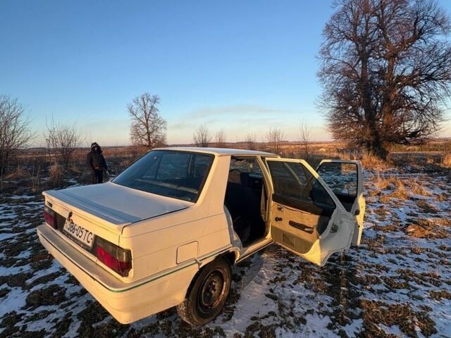 Белый Рено 9, объемом двигателя 1.7 л и пробегом 75 тыс. км за 800 $, фото 2 на Automoto.ua
