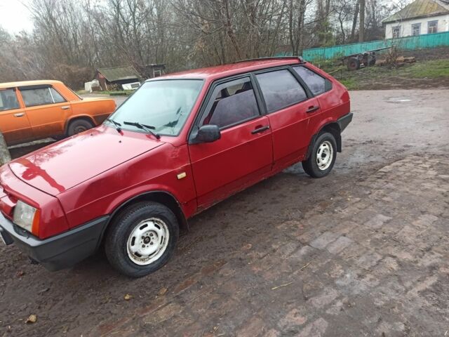 Красный Рено 9, объемом двигателя 1 л и пробегом 30 тыс. км за 1400 $, фото 1 на Automoto.ua