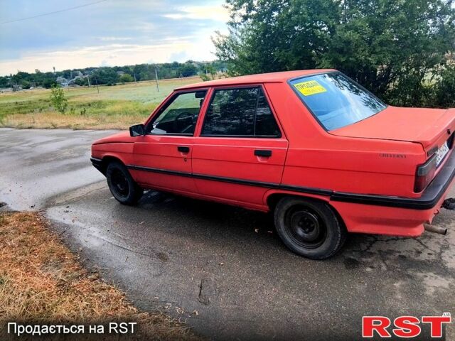 Красный Рено 9, объемом двигателя 1.4 л и пробегом 250 тыс. км за 850 $, фото 1 на Automoto.ua