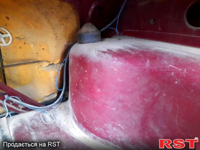 Красный Рено 9, объемом двигателя 1.5 л и пробегом 179 тыс. км за 500 $, фото 3 на Automoto.ua