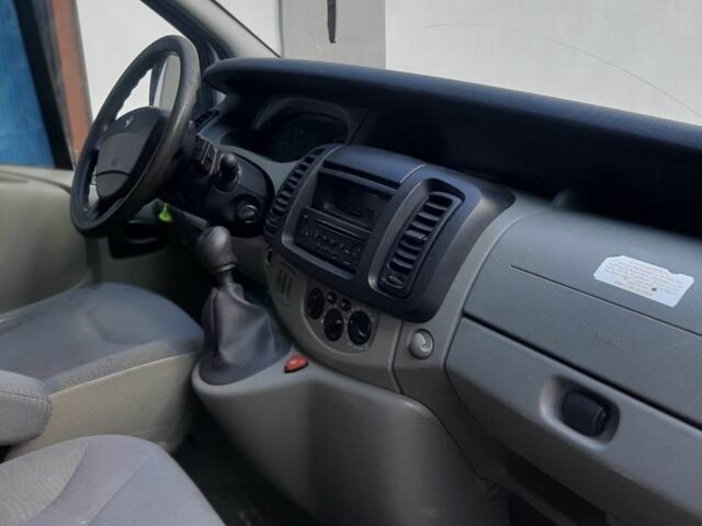 Серый Рено 9, объемом двигателя 2.5 л и пробегом 430 тыс. км за 4500 $, фото 6 на Automoto.ua