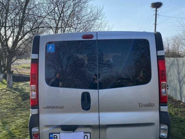 Сірий Рено 9, об'ємом двигуна 2 л та пробігом 300 тис. км за 13000 $, фото 1 на Automoto.ua