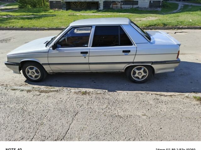 Серый Рено 9, объемом двигателя 1.4 л и пробегом 210 тыс. км за 1423 $, фото 4 на Automoto.ua