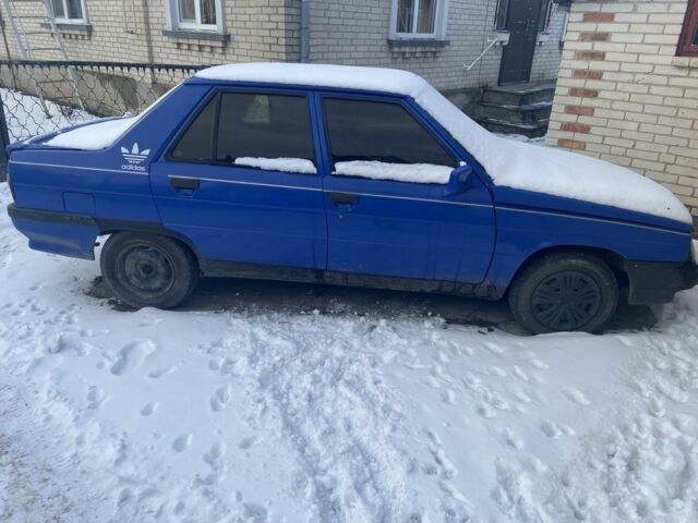 Синій Рено 9, об'ємом двигуна 1.3 л та пробігом 100 тис. км за 416 $, фото 2 на Automoto.ua