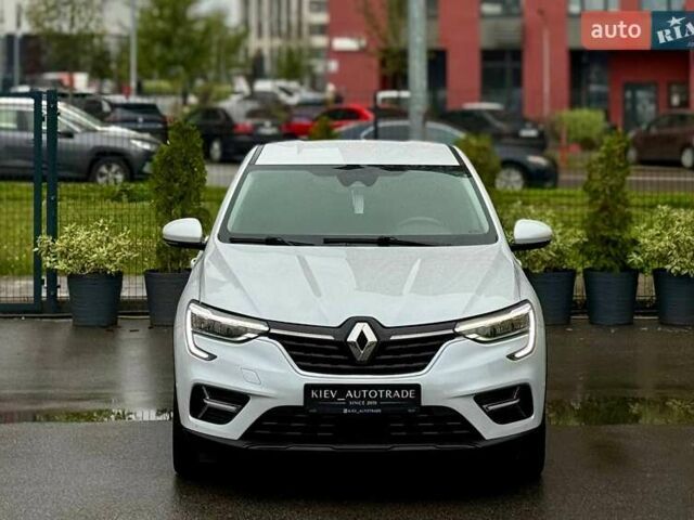 Белый Рено Arkana, объемом двигателя 1.6 л и пробегом 101 тыс. км за 15700 $, фото 3 на Automoto.ua