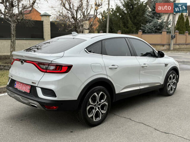 Белый Рено Arkana, объемом двигателя 1.33 л и пробегом 50 тыс. км за 15750 $, фото 4 на Automoto.ua