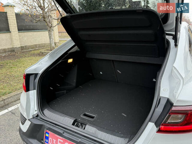 Белый Рено Arkana, объемом двигателя 1.33 л и пробегом 50 тыс. км за 15750 $, фото 32 на Automoto.ua