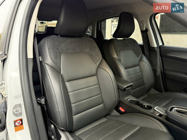 Белый Рено Arkana, объемом двигателя 1.33 л и пробегом 50 тыс. км за 15750 $, фото 23 на Automoto.ua