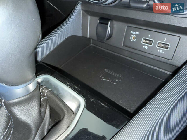 Белый Рено Arkana, объемом двигателя 1.33 л и пробегом 50 тыс. км за 15750 $, фото 28 на Automoto.ua