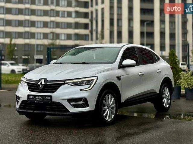 Белый Рено Arkana, объемом двигателя 1.6 л и пробегом 101 тыс. км за 15700 $, фото 4 на Automoto.ua