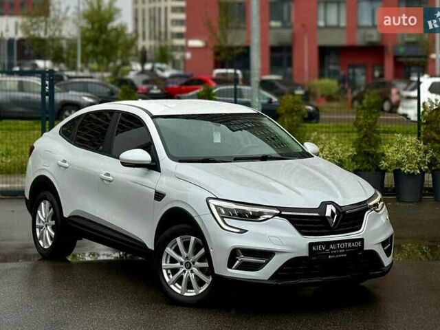 Белый Рено Arkana, объемом двигателя 1.6 л и пробегом 101 тыс. км за 15700 $, фото 1 на Automoto.ua