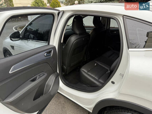 Белый Рено Arkana, объемом двигателя 1.33 л и пробегом 50 тыс. км за 15750 $, фото 18 на Automoto.ua