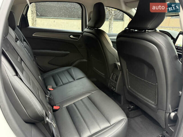 Белый Рено Arkana, объемом двигателя 1.33 л и пробегом 50 тыс. км за 15750 $, фото 30 на Automoto.ua