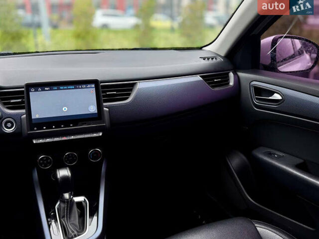 Белый Рено Arkana, объемом двигателя 1.6 л и пробегом 101 тыс. км за 15700 $, фото 27 на Automoto.ua