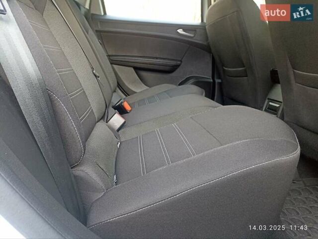 Белый Рено Arkana, объемом двигателя 1.6 л и пробегом 91 тыс. км за 15200 $, фото 32 на Automoto.ua