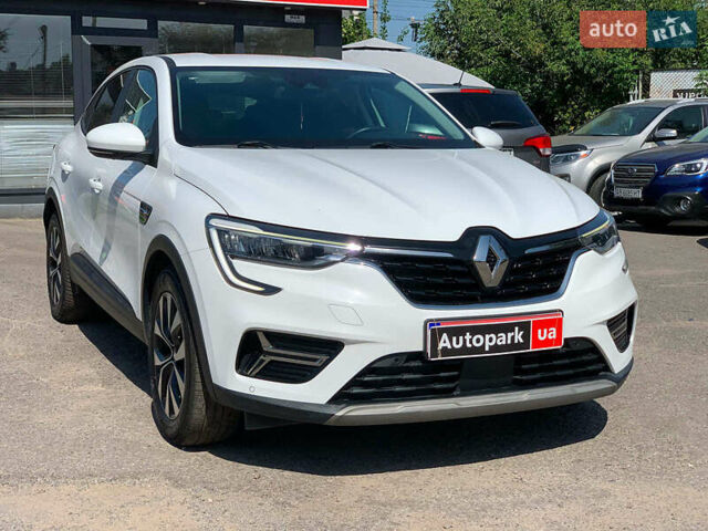 Белый Рено Arkana, объемом двигателя 1.6 л и пробегом 240 тыс. км за 20690 $, фото 2 на Automoto.ua