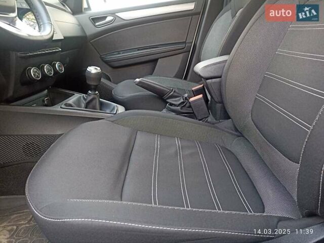 Белый Рено Arkana, объемом двигателя 1.6 л и пробегом 91 тыс. км за 15200 $, фото 38 на Automoto.ua