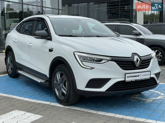 Белый Рено Arkana, объемом двигателя 1.6 л и пробегом 7 тыс. км за 19900 $, фото 4 на Automoto.ua
