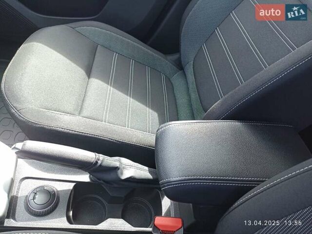 Белый Рено Arkana, объемом двигателя 1.6 л и пробегом 91 тыс. км за 15200 $, фото 50 на Automoto.ua