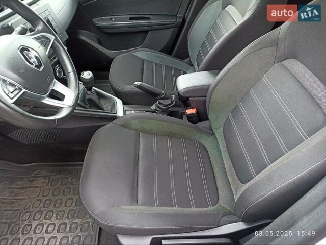 Белый Рено Arkana, объемом двигателя 1.6 л и пробегом 91 тыс. км за 15200 $, фото 17 на Automoto.ua