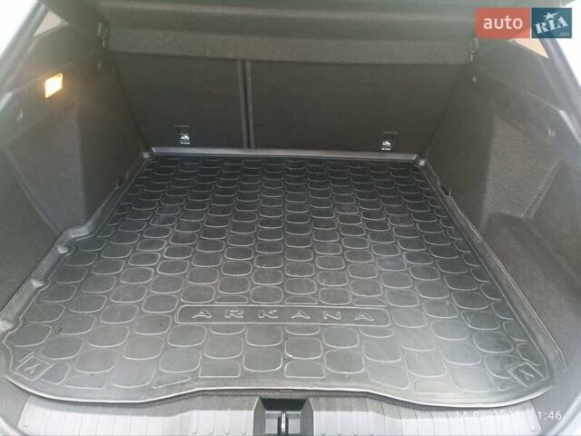 Белый Рено Arkana, объемом двигателя 1.6 л и пробегом 91 тыс. км за 15200 $, фото 36 на Automoto.ua