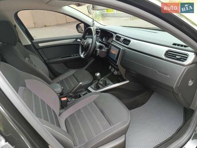 Чорний Рено Arkana, об'ємом двигуна 1.6 л та пробігом 13 тис. км за 19200 $, фото 53 на Automoto.ua