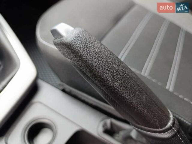Чорний Рено Arkana, об'ємом двигуна 1.6 л та пробігом 13 тис. км за 19200 $, фото 63 на Automoto.ua