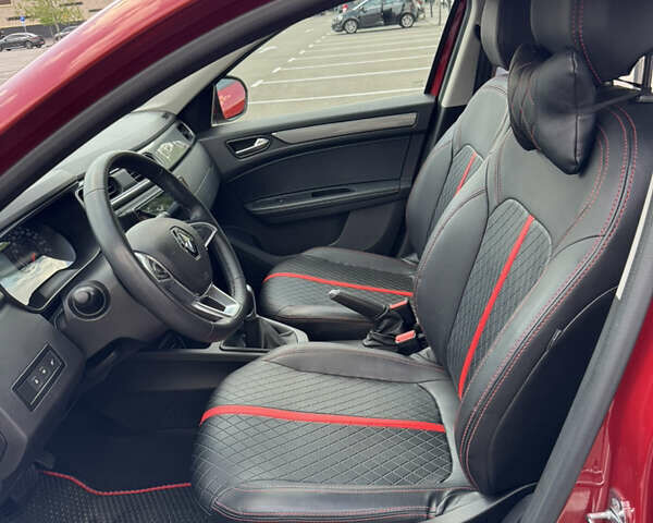 Червоний Рено Arkana, об'ємом двигуна 1.6 л та пробігом 36 тис. км за 18500 $, фото 12 на Automoto.ua