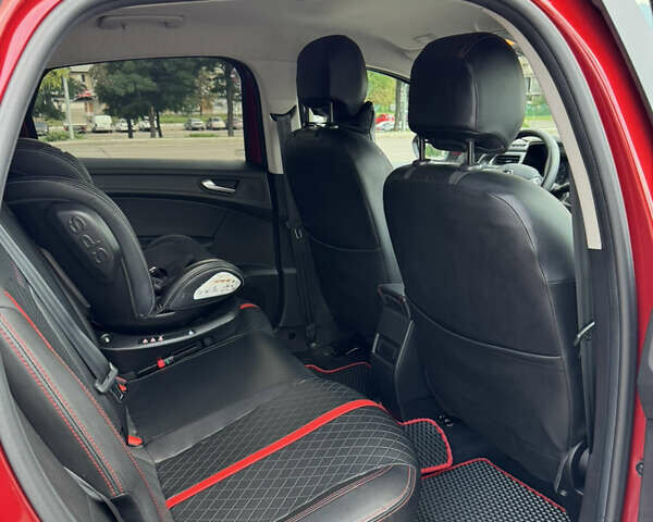 Червоний Рено Arkana, об'ємом двигуна 1.6 л та пробігом 36 тис. км за 18500 $, фото 13 на Automoto.ua