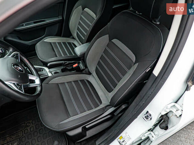 Рено Arkana, об'ємом двигуна 1.6 л та пробігом 122 тис. км за 15681 $, фото 8 на Automoto.ua