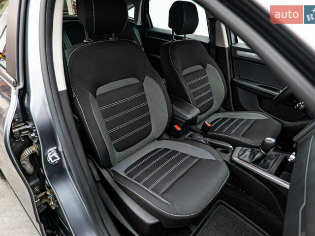 Рено Arkana, объемом двигателя 1.6 л и пробегом 90 тыс. км за 16753 $, фото 18 на Automoto.ua