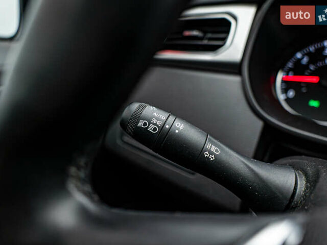 Рено Arkana, объемом двигателя 1.6 л и пробегом 90 тыс. км за 16753 $, фото 13 на Automoto.ua