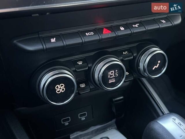 Сірий Рено Arkana, об'ємом двигуна 1.6 л та пробігом 59 тис. км за 15781 $, фото 30 на Automoto.ua