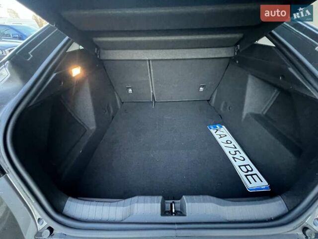 Сірий Рено Arkana, об'ємом двигуна 1.6 л та пробігом 59 тис. км за 15781 $, фото 17 на Automoto.ua