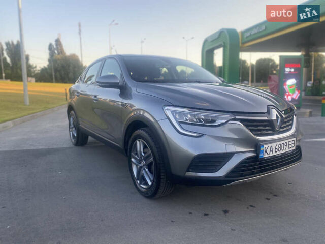 Серый Рено Arkana, объемом двигателя 1.6 л и пробегом 70 тыс. км за 16500 $, фото 3 на Automoto.ua