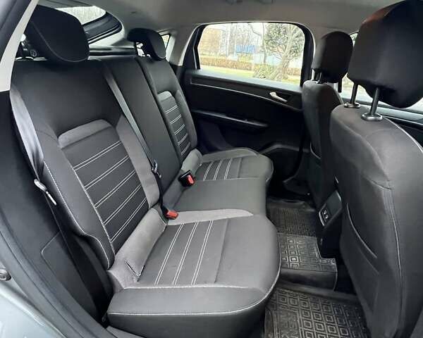 Сірий Рено Arkana, об'ємом двигуна 1.6 л та пробігом 76 тис. км за 14000 $, фото 7 на Automoto.ua