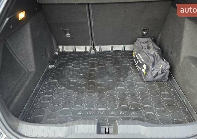 Серый Рено Arkana, объемом двигателя 1.6 л и пробегом 64 тыс. км за 17500 $, фото 13 на Automoto.ua