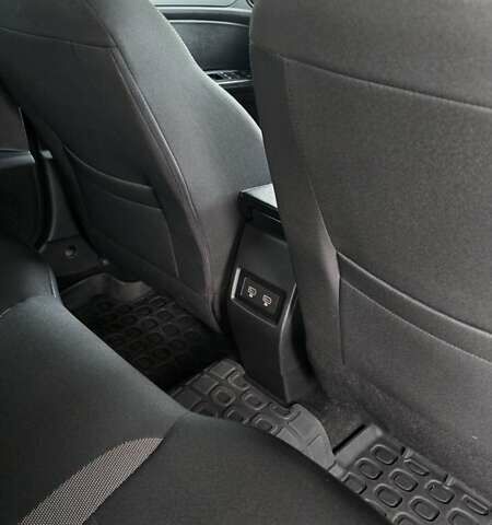 Серый Рено Arkana, объемом двигателя 1.6 л и пробегом 64 тыс. км за 17500 $, фото 32 на Automoto.ua