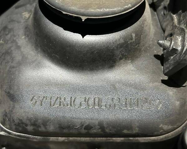 Сірий Рено Arkana, об'ємом двигуна 1.6 л та пробігом 76 тис. км за 14000 $, фото 10 на Automoto.ua